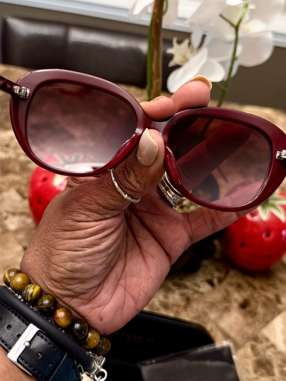 ⭐️⭐️Coach HC8358F (Burgundy Glitter Sig C) Sunglasses Full Inclusion - Picture 8 of 15
